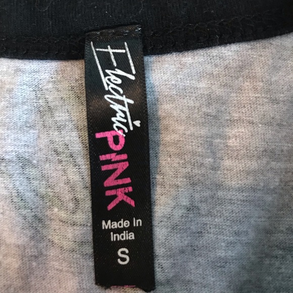 Tribal Print Tee 🌵 - Picture 4 of 4